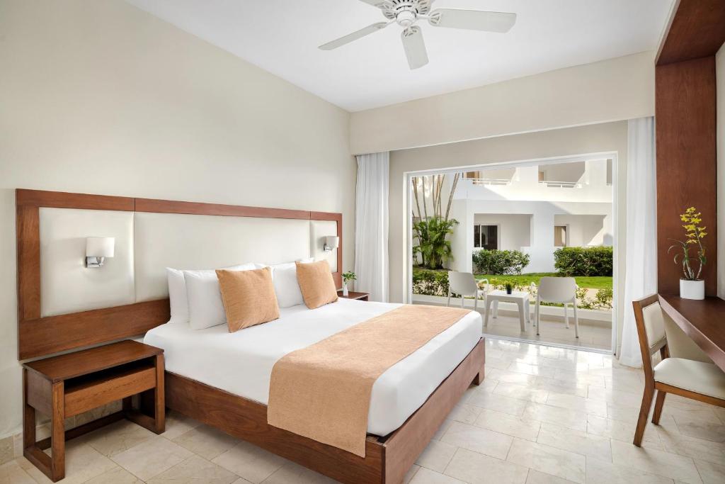 Sunscape Dominicus La Romana - All Inclusive - SUN Club Junior Suite Tropical View King -Adults