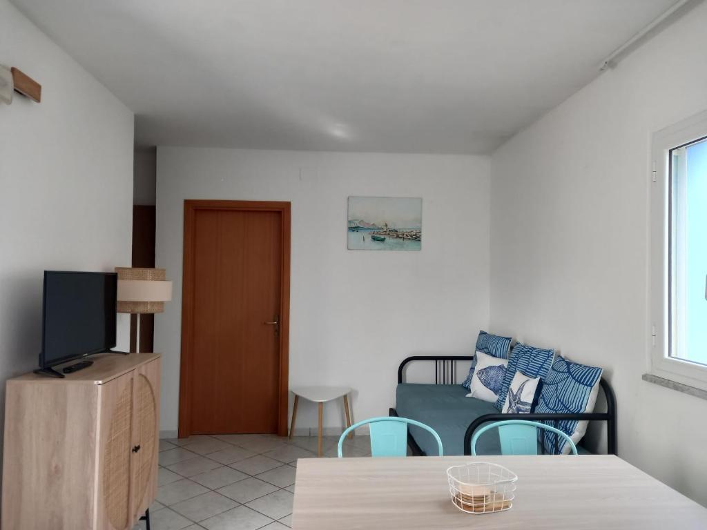 TV a/nebo společenská místnost v ubytování Villa Acquamarina