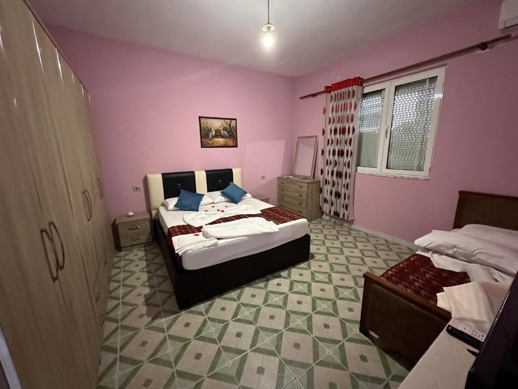 Postel nebo postele na pokoji v ubytování Chicago hotel