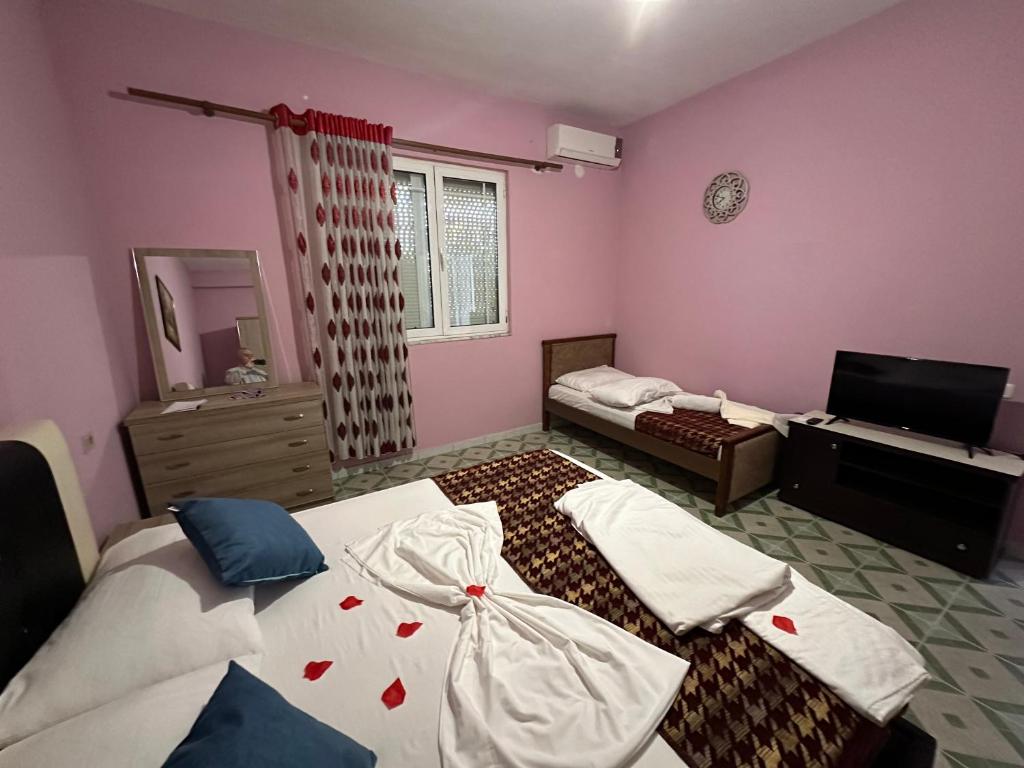 Postel nebo postele na pokoji v ubytování Chicago hotel