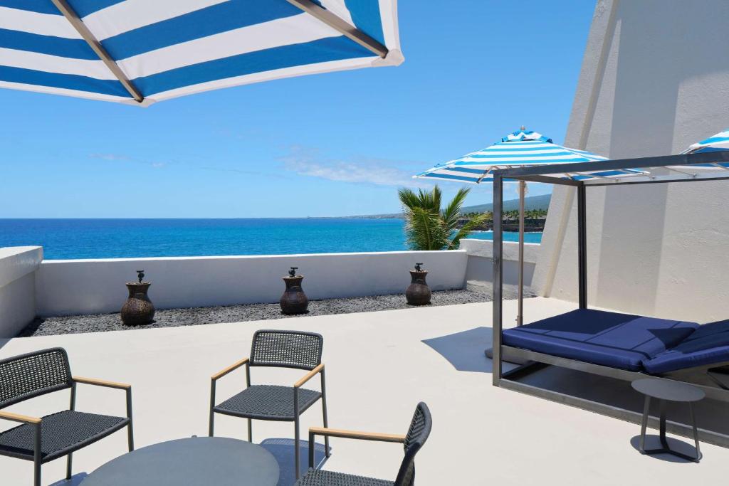 OUTRIGGER Kona Resort and Spa - 