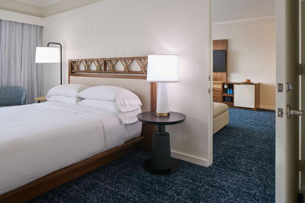 OUTRIGGER Kona Resort and Spa - 