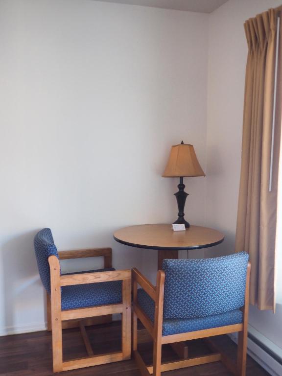 Wild Rivers Motorlodge - Deluxe Queen Room With Two Queen Beds - NOT Pet Friendly