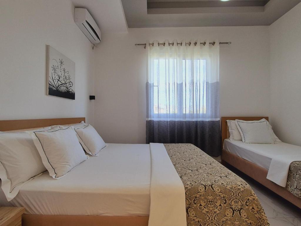 Villa JOSANA - Triple Room With Garden View