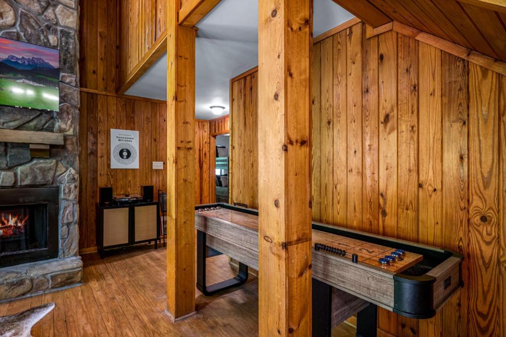 Foto sihtkohas Gatlinburg asuva majutusasutuse Escape to Sugar Chalet: The Rustic Modern Retreat galeriist