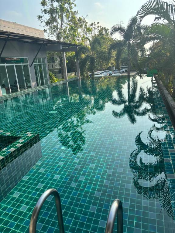Phuket naka condon-52-41 泳池高速上网免费停车 - Housity
