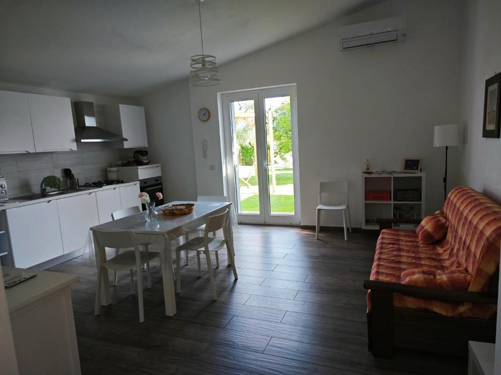 Kuchyň nebo kuchyňský kout v ubytování Villa Leone