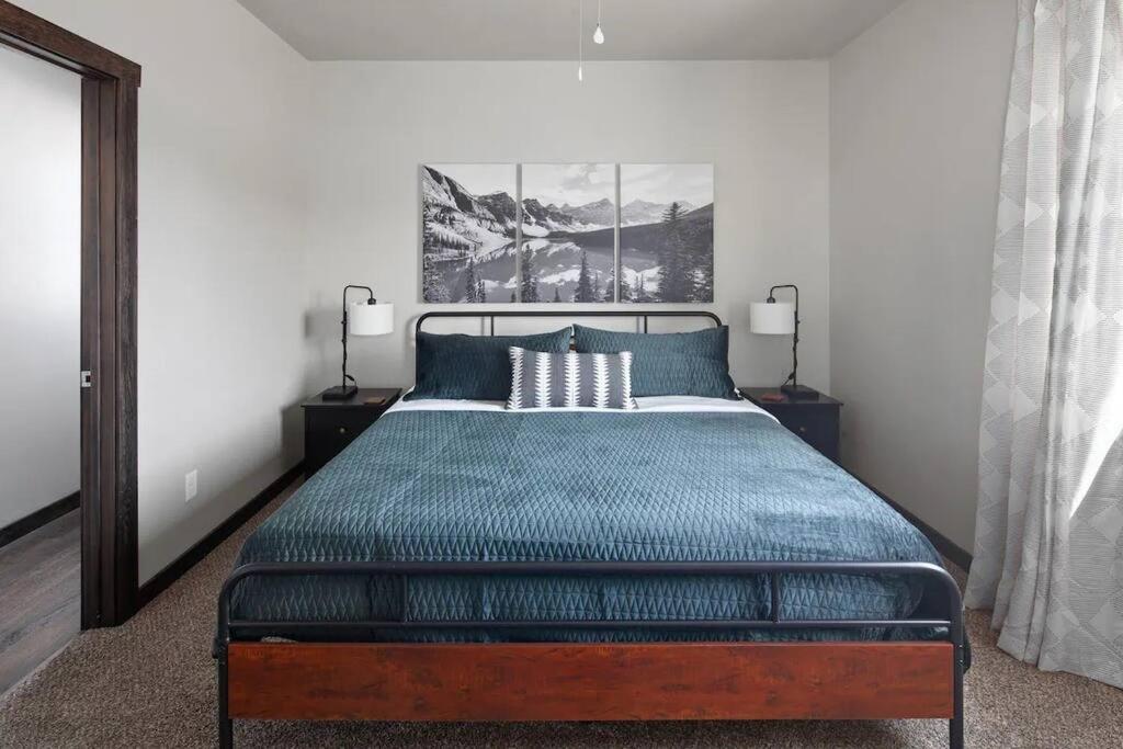 Легло или легла в стая в Modern Montana Getaway - All the comforts of home!