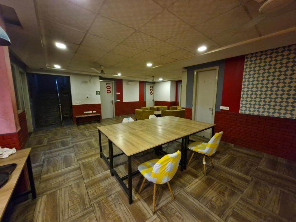 Fotografie z fotogalerie ubytování Hotel Wedlock subhash chowk Gurgaon v destinaci Gurgáon
