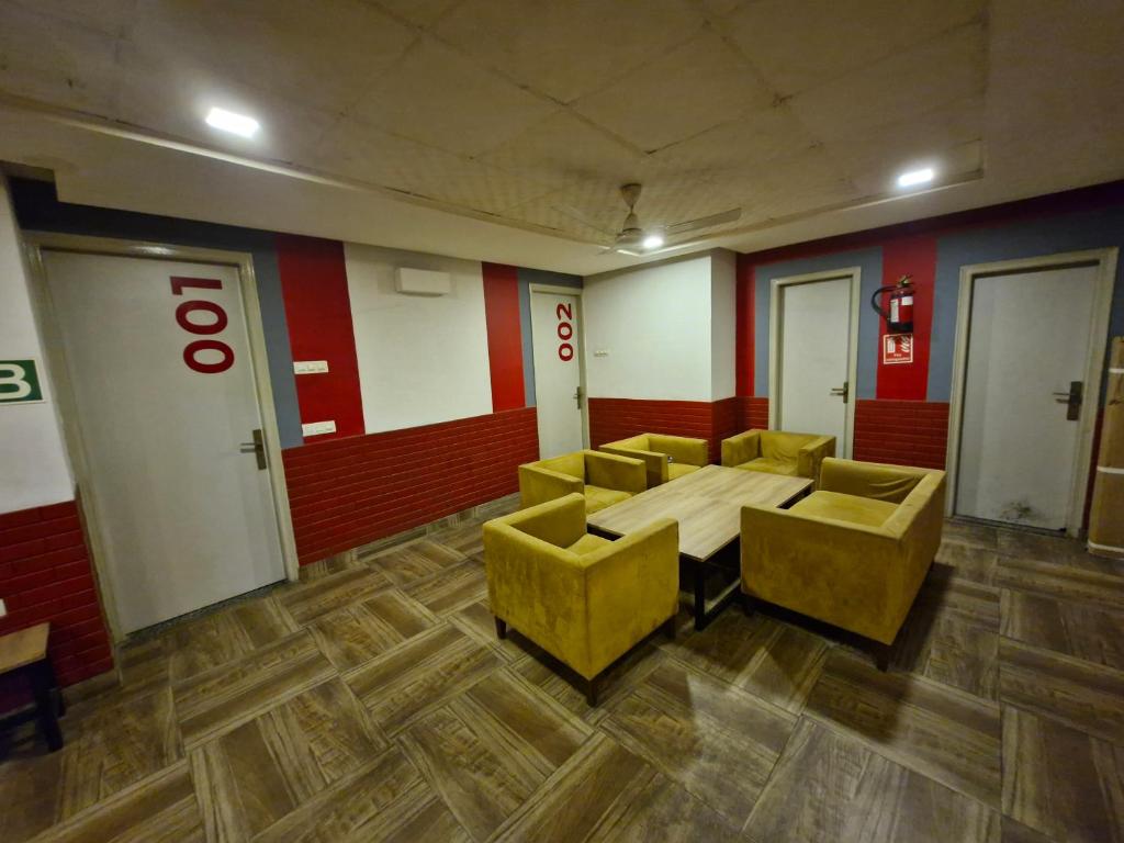 Posezení v ubytování Hotel Wedlock subhash chowk Gurgaon