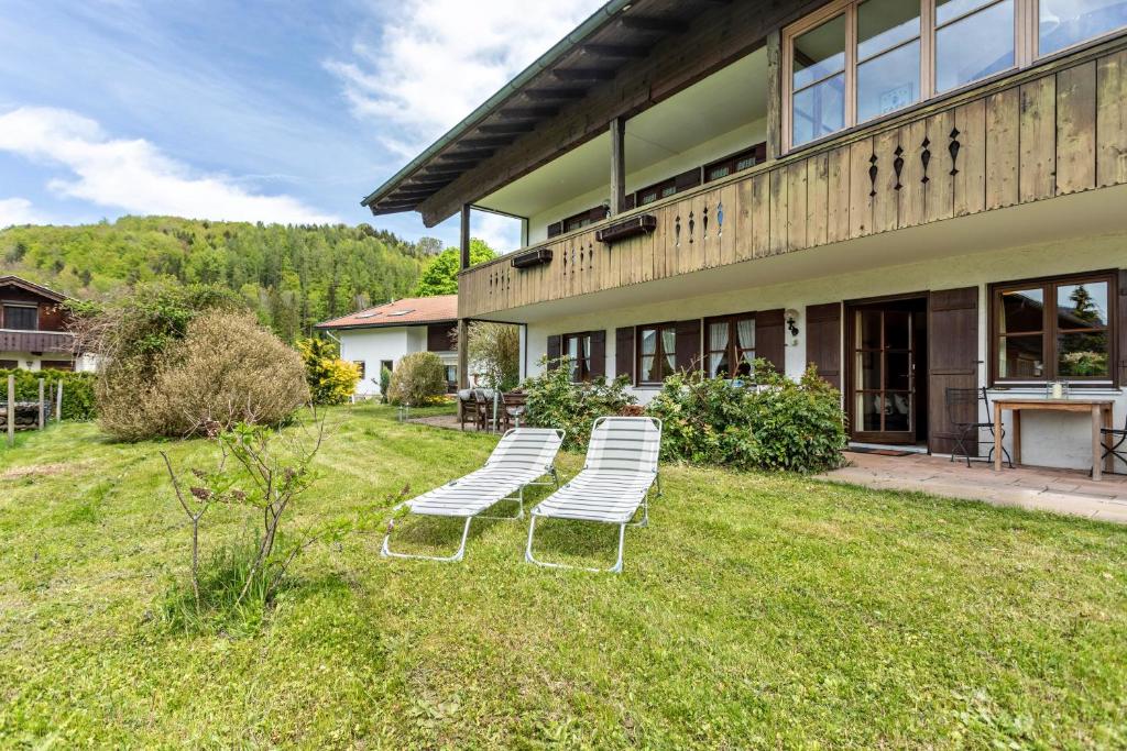 Κήπος έξω από το Großes Ferienhaus mit Bergblick