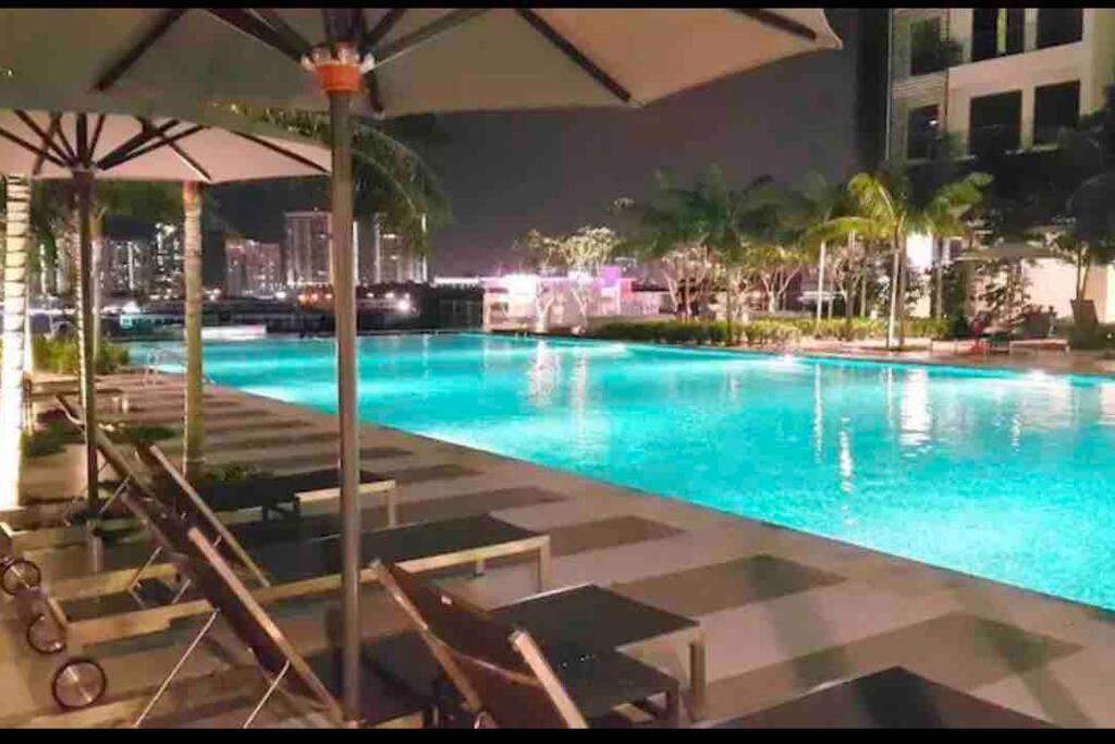 Kolam renang di atau dekat dengan cozy cybersqaure with wifi free parkin & netflix109