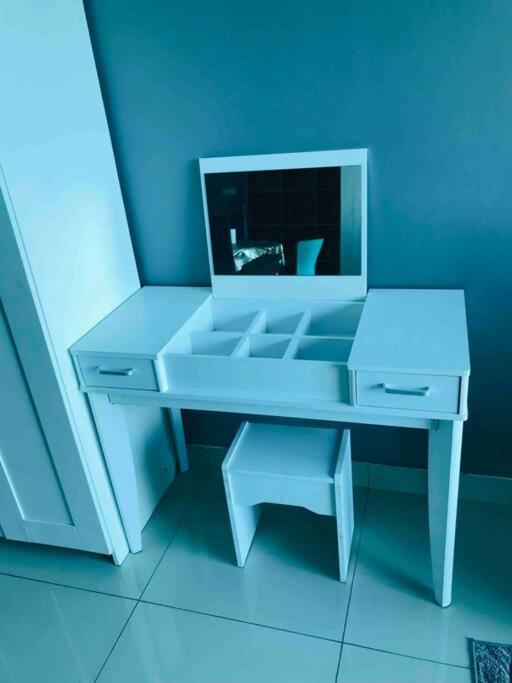 Gambar di galeri bagi cozy cybersqaure with wifi free parkin & netflix109 di Cyberjaya