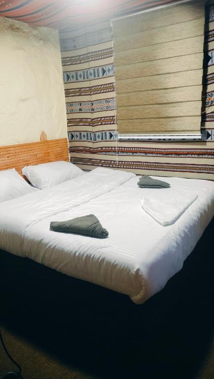 Dana Village Lodge - Double Room With Private Bathroom