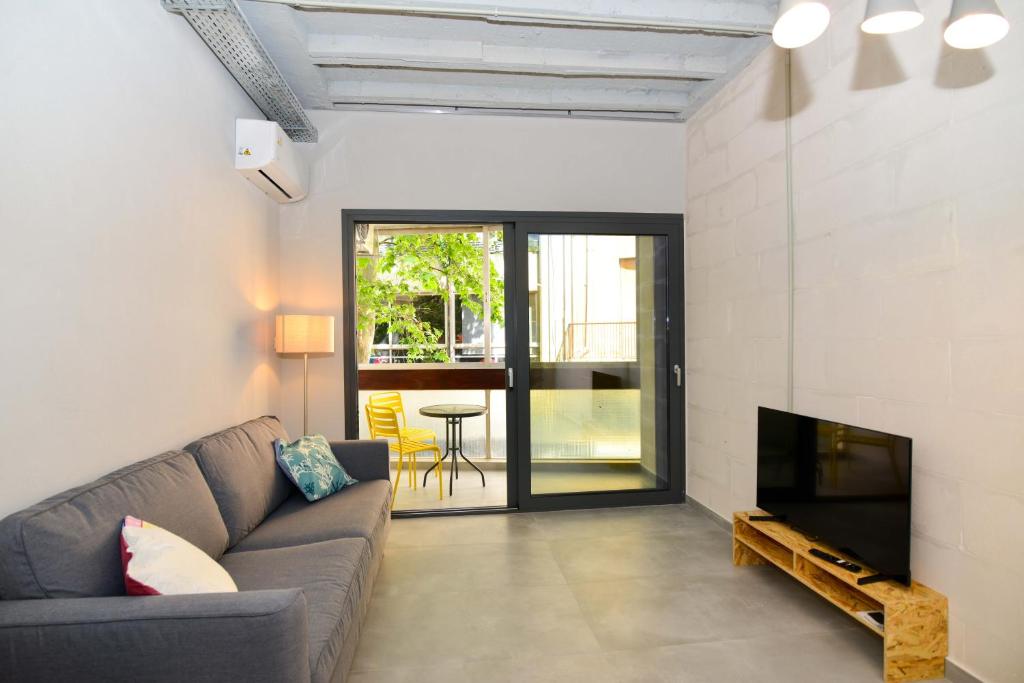 Fresh Look at Athens Industrial Design Apt 5 Min From Metro Athens Updated