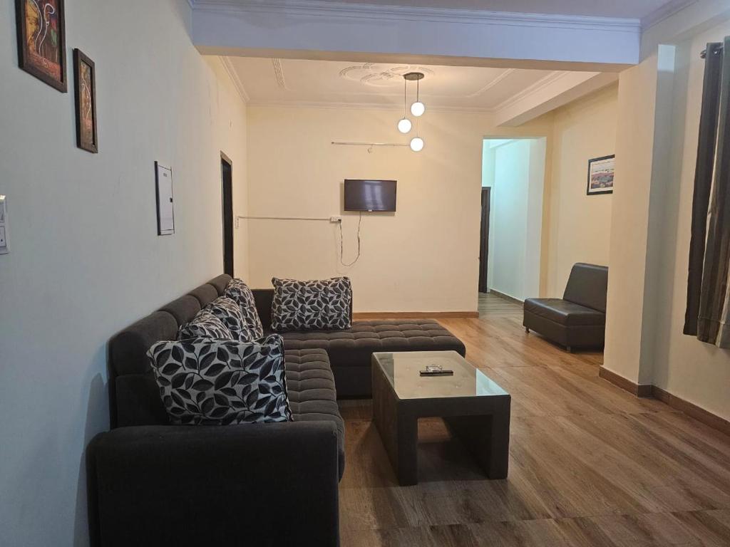 Et opholdsområde på 3 BHK in Krishna Nagar Lucknow LKO 201L