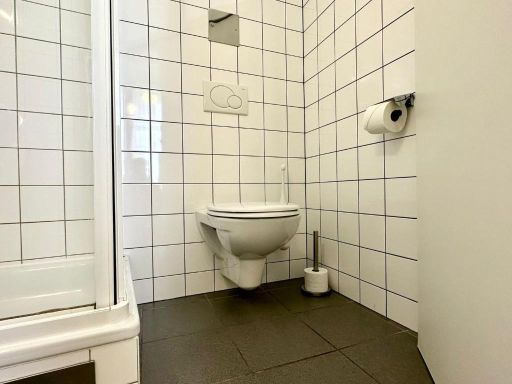 Very Central, 5 min to city center, Self Check In - Resim 35