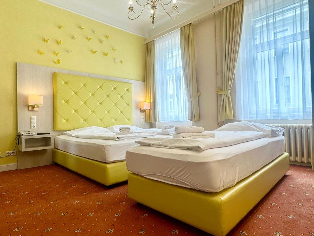 Very Central, 5 min to city center, Self Check In - Resim 38