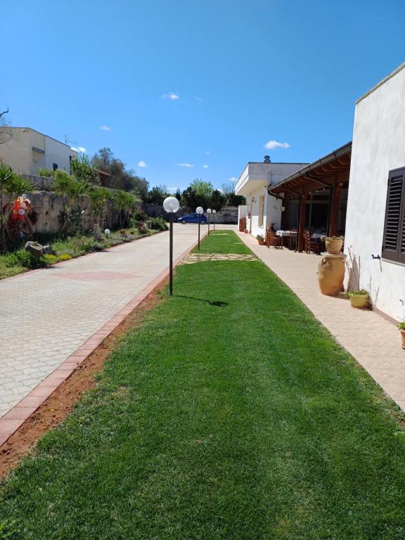 A garden outside Agriturismo Serra Vecchia