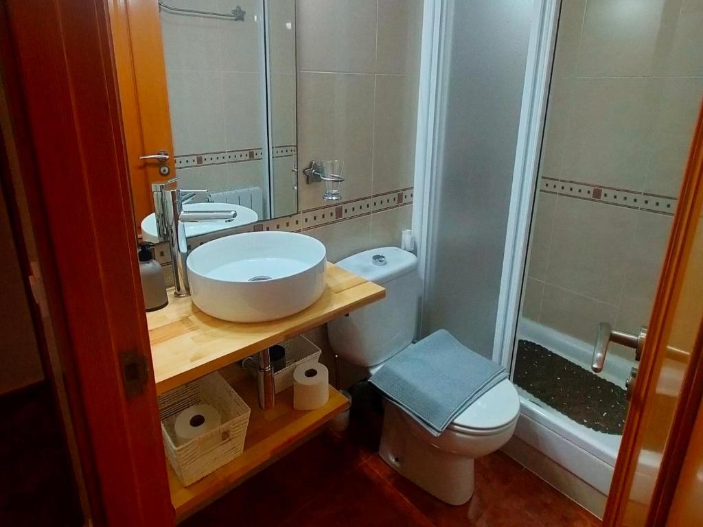 Kúpeľňa v ubytovaní Apartament Géminis wifi parking free