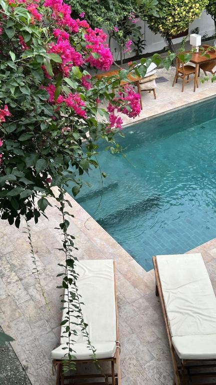 Bazén v ubytování Marygio Gili Resort nebo v jeho okolí