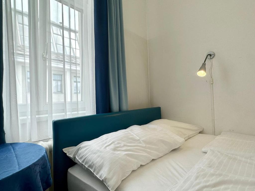 Very Central, 5 min to city center, Self Check In - Resim 3