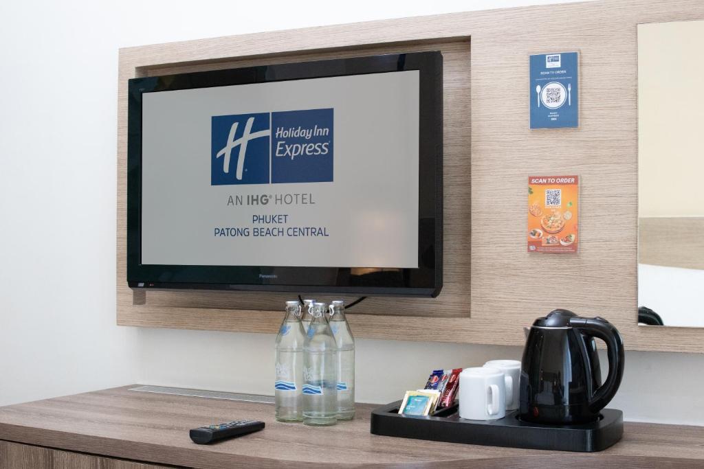 Holiday Inn Express Phuket Patong Beach Central, an IHG Hotel - Standaard King Room Met Uitzicht Op De Tuin