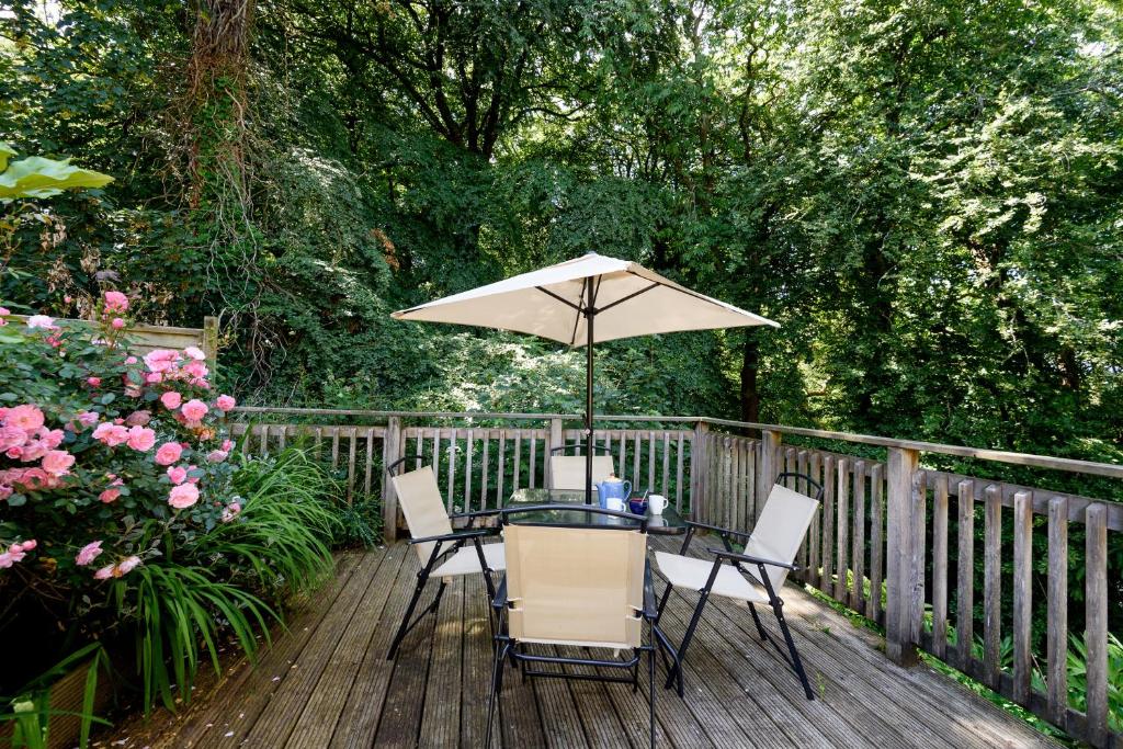 Low Tide, Looe (updated prices 2024)