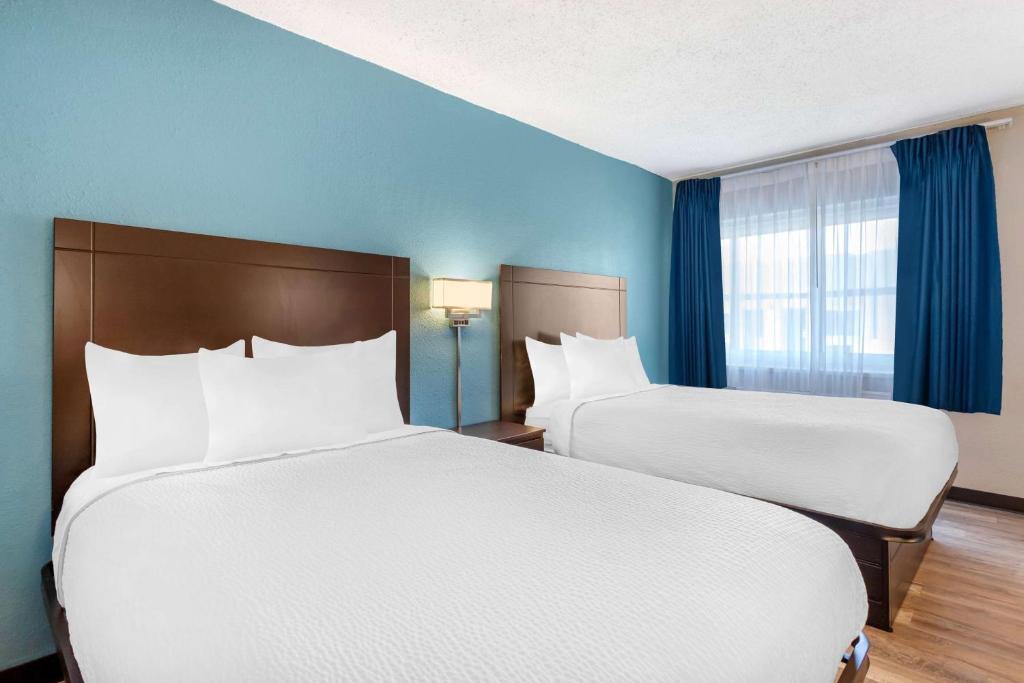 Postel nebo postele na pokoji v ubytování Days Inn by Wyndham Wrightstown McGuire AFB Bordentown
