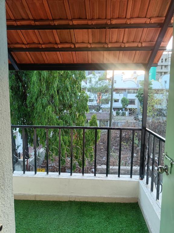 Balkon oz. terasa v nastanitvi Nagarik Commune, Baner - Pune