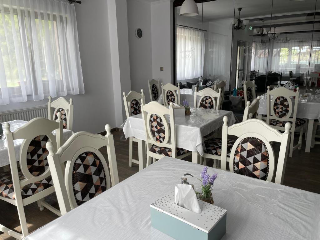Restaurace v ubytování Pensiunea Maria