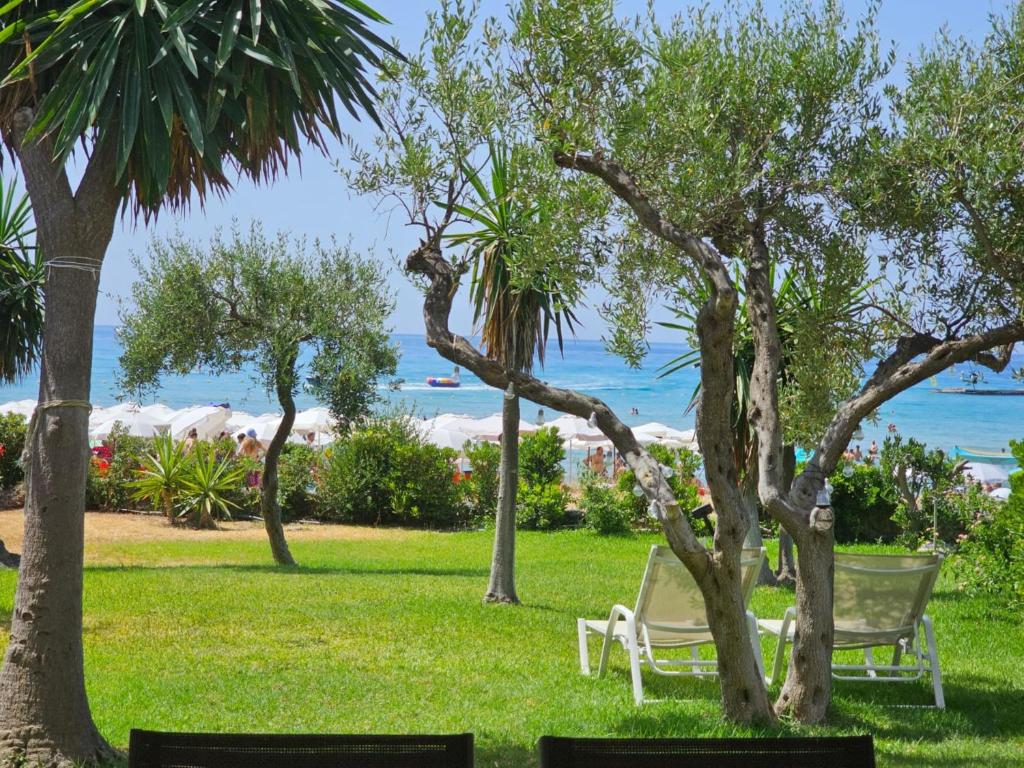 Aed väljaspool majutusasutust Corfu Dream Holidays Villas 5-8