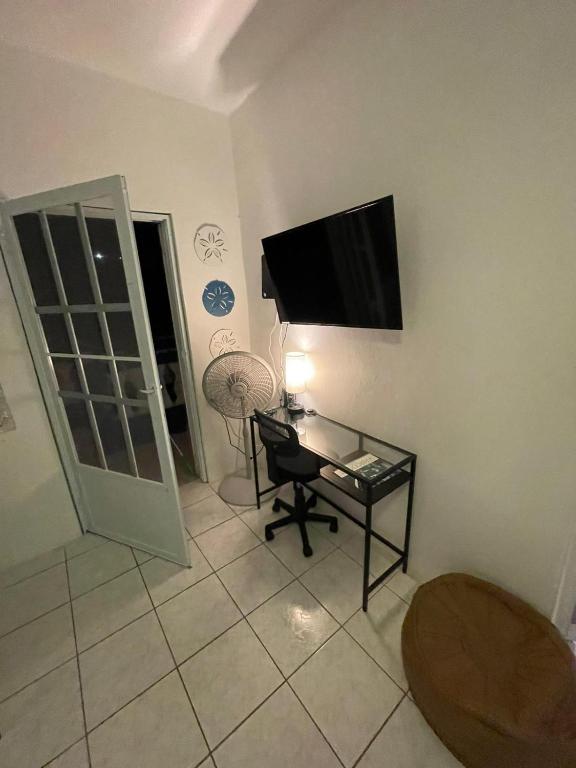 TV a/nebo společenská místnost v ubytování 2B - Seashell Serenity 1bdrm