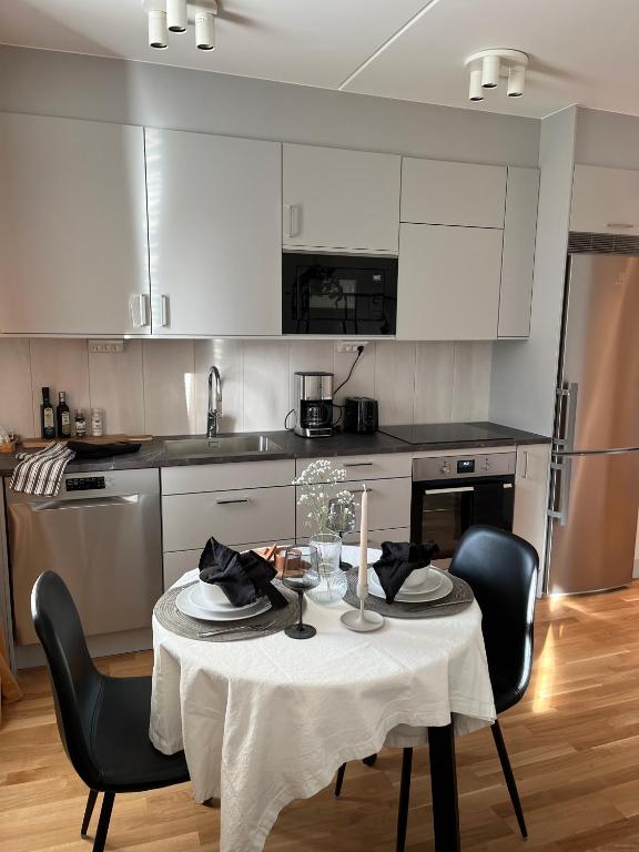 Image showcasing Modern and Chic Lindholmen Central Apartment, Gothenburg (updated ...