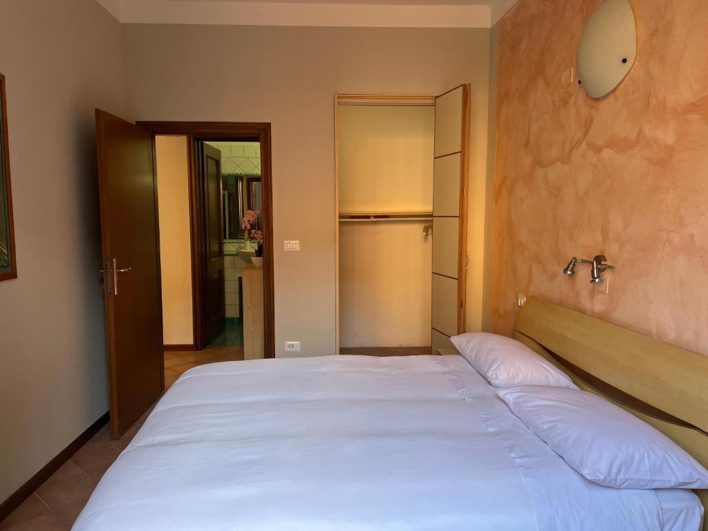 Letto o letti in una camera di Int 8 - Suite Ginevra by Residence San Luca