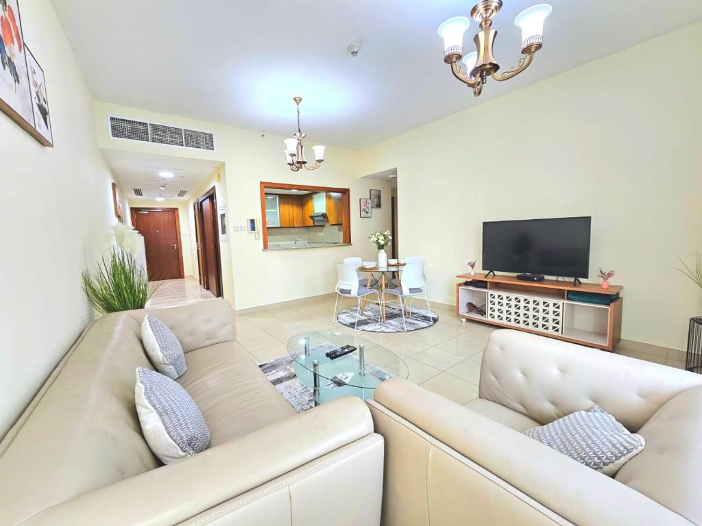 Trinity Holiday Homes - Standpoint Tower Downtown - Appartamento Con Una Camera Da Letto Con Balcone