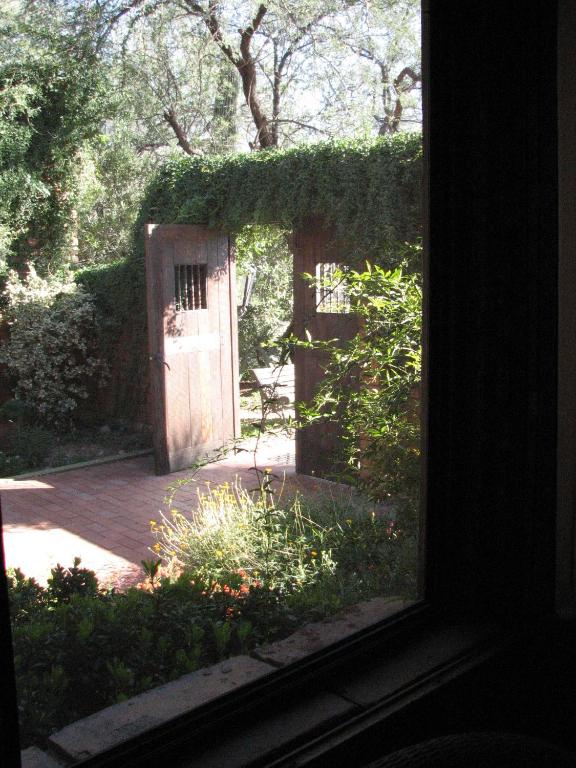 Desert Trails Bed & Breakfast - Chambre Queen Avec Vue Sur Le Jardin