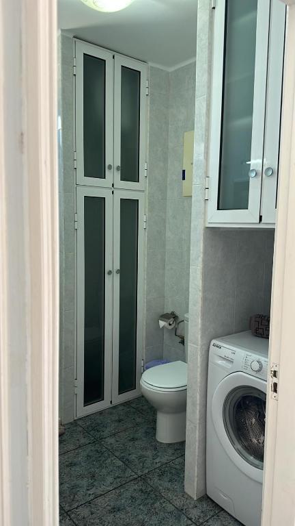 A bathroom at Central Seaview Apartment Puerto del Carmen