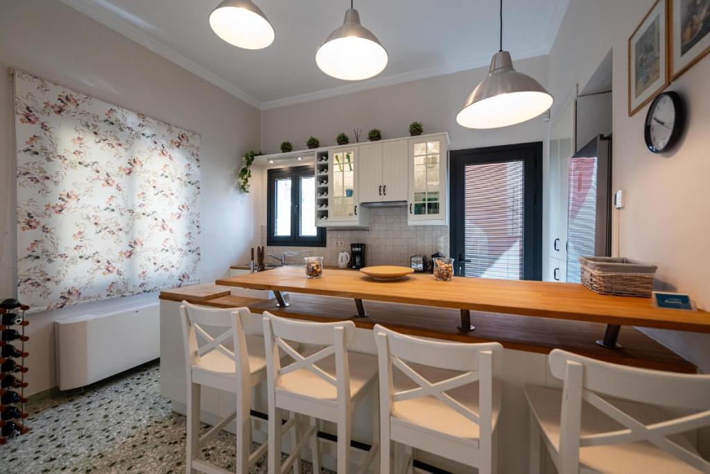 Kuchyňa alebo kuchynka v ubytovaní Angelinas Quarters - Kalamata Mediterranean Villas