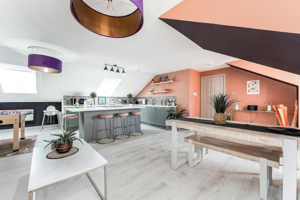 Photo inspiration: Gallery Detail: The Glasgow Rose Stylish Penthouse 2 Bed City Centre Apartment