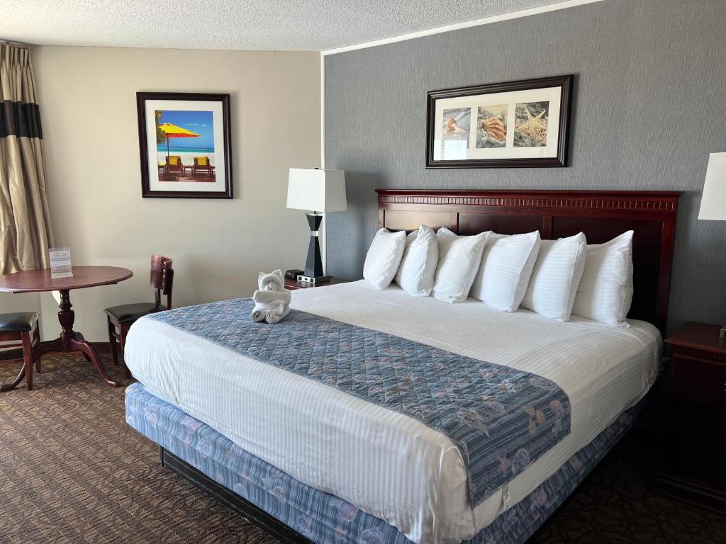 El Coronado Resort - King Room With Balcony