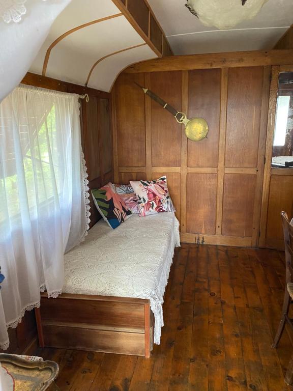 Photo de la galerie de l'établissement Roulottes, à Bathernay