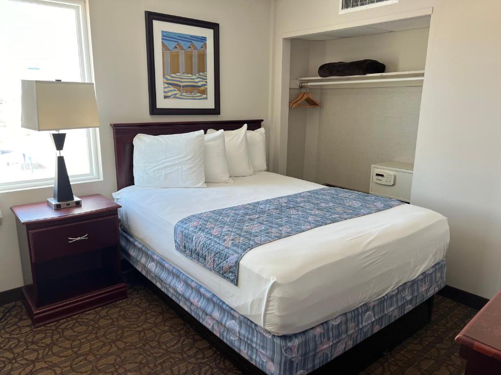 El Coronado Resort - Deluxe Suite