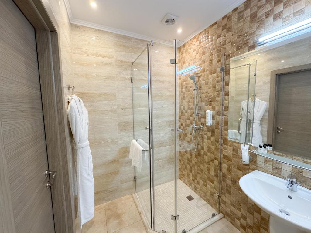 Alexandrovskiy Hotel - Standard Double Or Twin Room