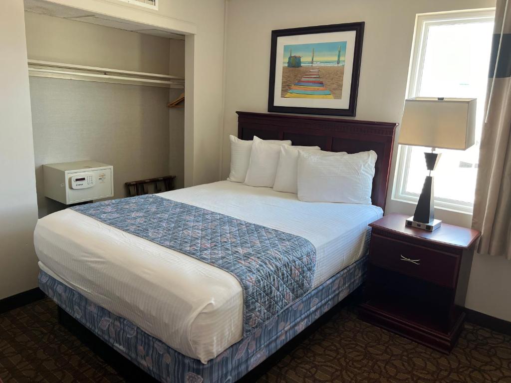 El Coronado Resort - Two-Bedroom Suite