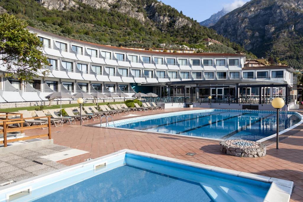 Nespecifikovaný výhled na hory nebo výhled na hory při pohledu z hotelu