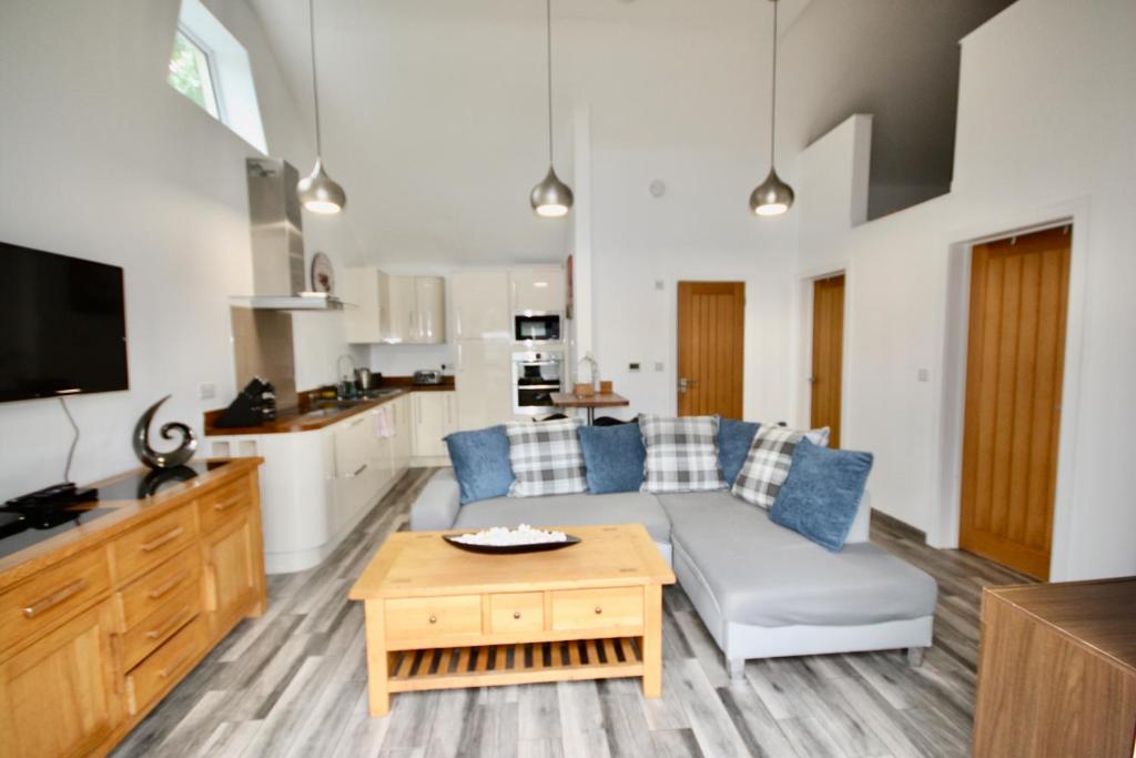 Kuchyň nebo kuchyňský kout v ubytování Luxury Pamper Home Hot Tub & Sauna Ladies Retreat