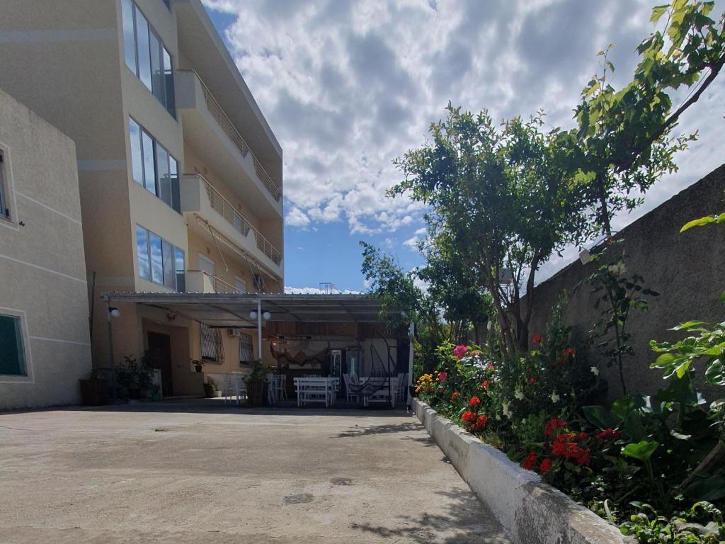 Budova, kde se hotel nachází