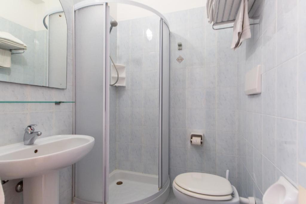 Koupelna v ubytování Hotel Metropole