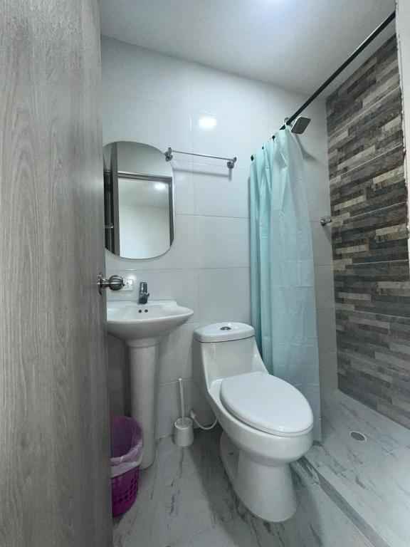 lujoso apartamento central con tres Aires acondicionados y parqueo